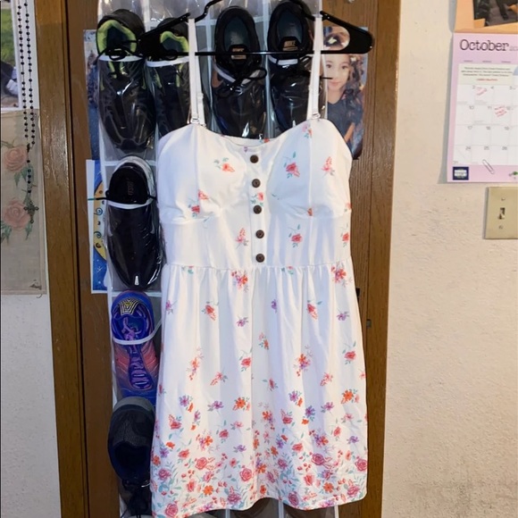 Dress - Picture 2 of 4